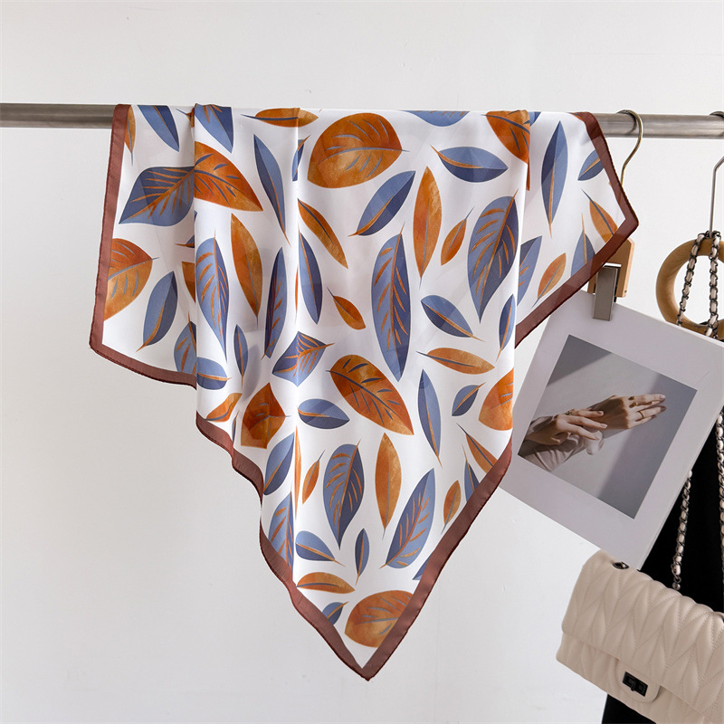 Bufandas cuadradas con estampa - Women Bags Branded reseña y precio